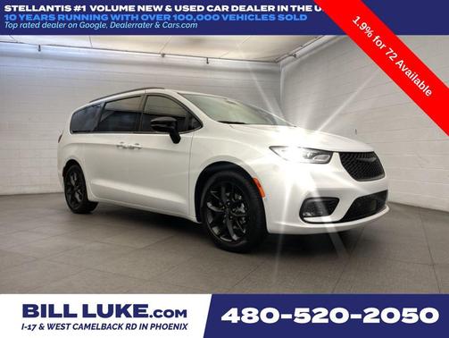 Bright White Clearcoat 2026 Chrysler Pacifica L