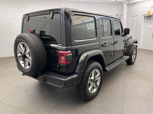 Black Clearcoat 2020 Jeep Wrangler Unlimited Sahara