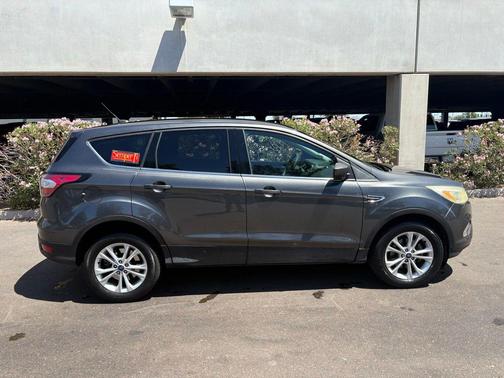 Magnetic 2017 Ford Escape SE