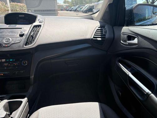 Magnetic 2017 Ford Escape SE