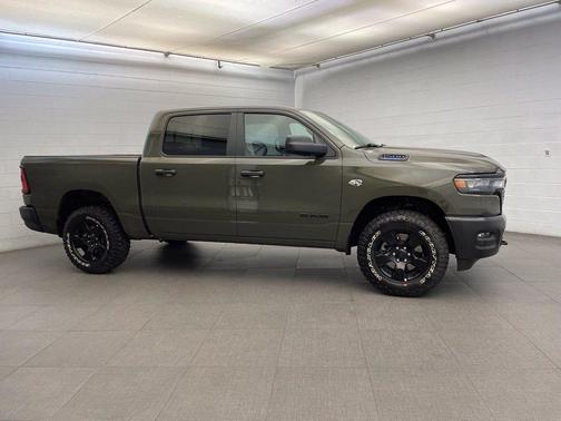 Tank 2026 RAM 1500 Warlock Crew Cab 4x4 5'7' Box