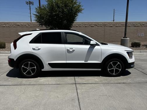 2024 Kia Niro LX