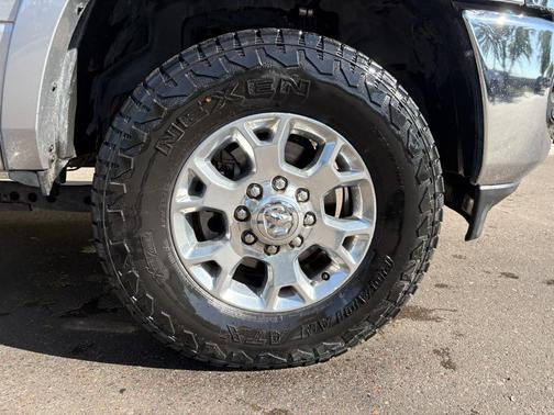 2022 RAM 2500 Laramie Crew Cab 4x4 6'4' Box