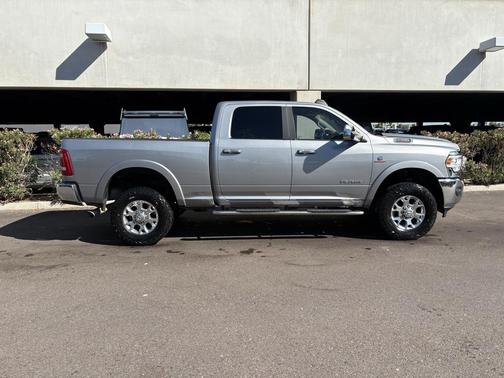 2022 RAM 2500 Laramie Crew Cab 4x4 6'4' Box