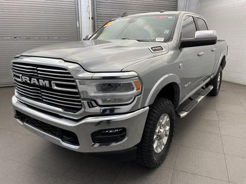 2022 RAM 2500 Laramie Crew Cab 4x4 6'4' Box