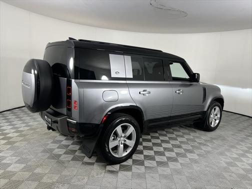 2024 Land Rover Defender 110 P400 X-Dynamic SE