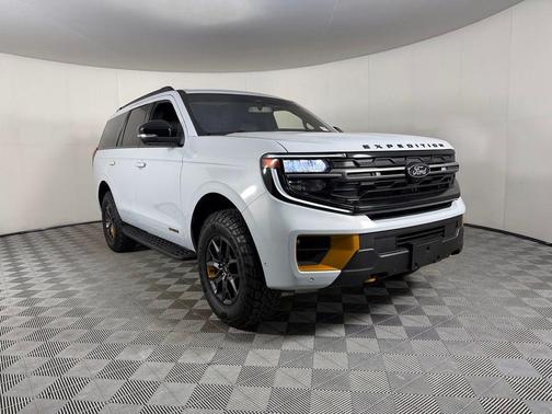 Space Silver Metallic 2025 Ford Expedition Tremor