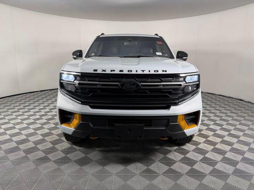 Space Silver Metallic 2025 Ford Expedition Tremor