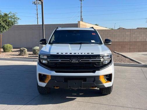 Space Silver Metallic 2025 Ford Expedition Tremor