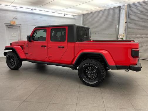 2025 Jeep Gladiator Willys