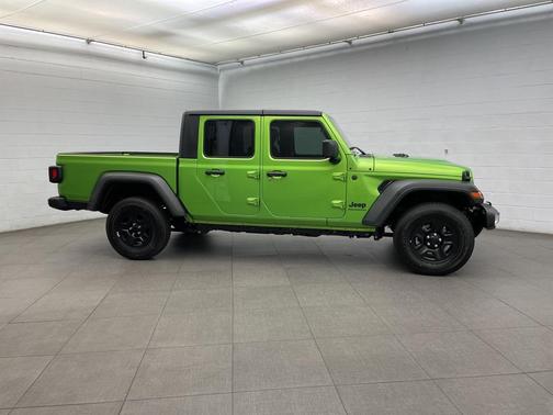 2025 Jeep Gladiator Sport