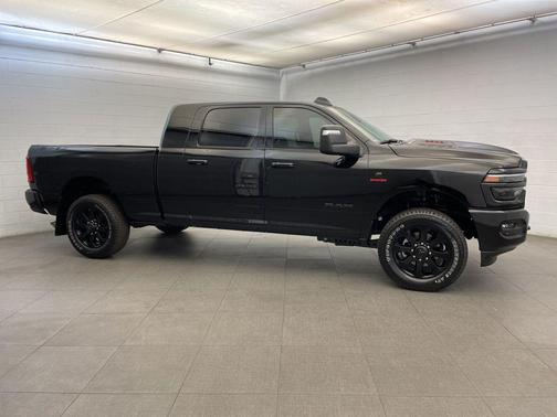 Diamond Black Crystal Pearlcoat 2026 RAM 3500 Laramie Mega Cab 4x4 6'4' Box