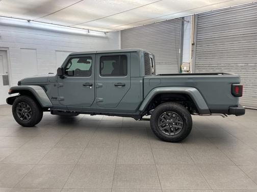 2026 Jeep Gladiator Sport S