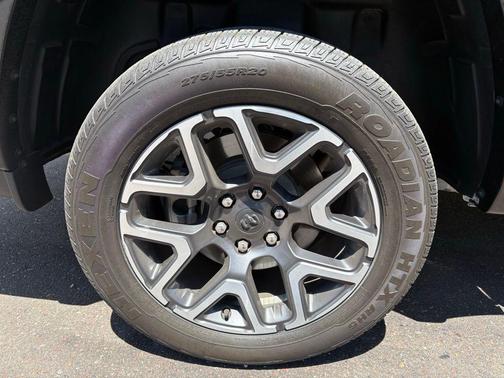 Diamond Black Crystal Pearlcoat 2025 RAM 1500 Laramie