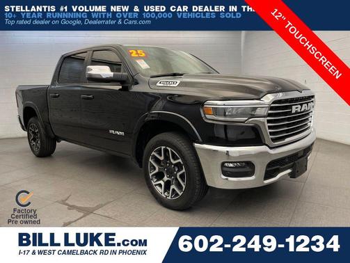 Diamond Black Crystal Pearlcoat 2025 RAM 1500 Laramie