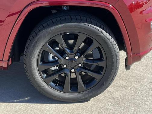 2022 Jeep Grand Cherokee Laredo