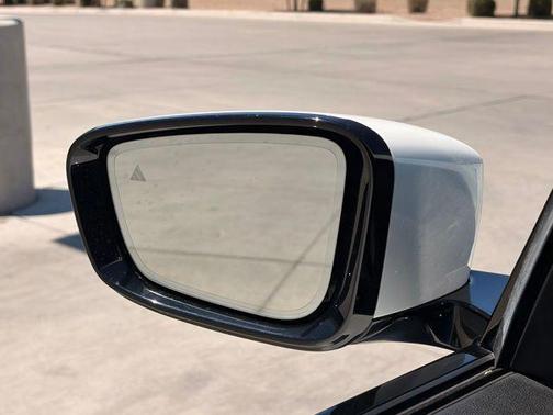Alpine White 2024 BMW 230 230i