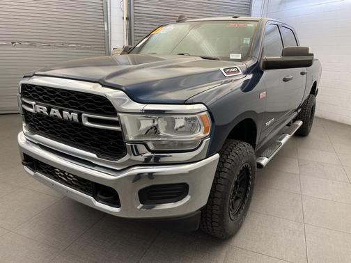 2021 RAM 2500 Tradesman Crew Cab 4x4 6'4' Box