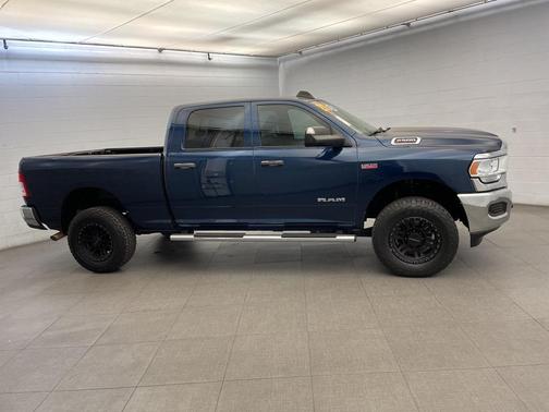2021 RAM 2500 Tradesman Crew Cab 4x4 6'4' Box