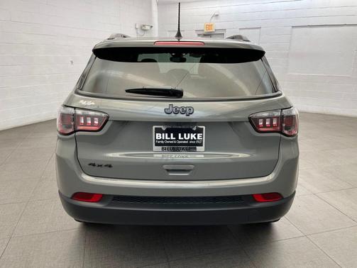 Gray 2024 Jeep Compass Latitude