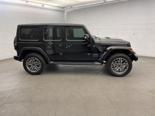 Black Clearcoat 2024 Jeep Wrangler 4xe High Altitude