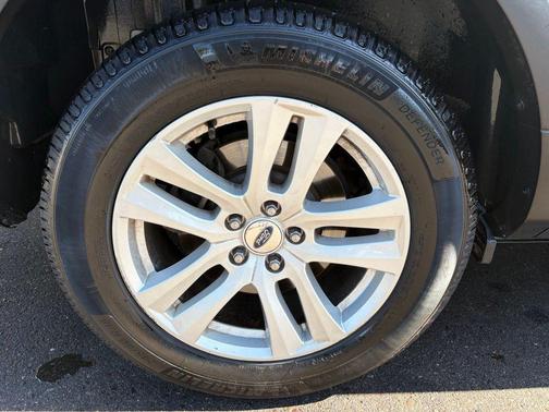 Ingot Silver 2018 Ford Explorer XLT