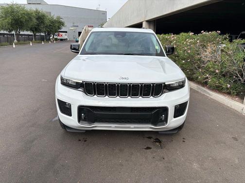 Bright White Clearcoat 2022 Jeep Grand Cherokee Overland
