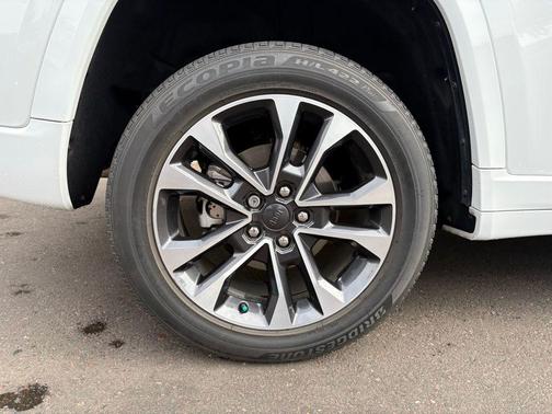 Bright White Clearcoat 2022 Jeep Grand Cherokee Overland