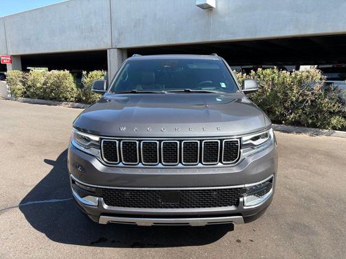 Baltic Gray Metallic Clearcoat 2022 Jeep Wagoneer Series III 4x4