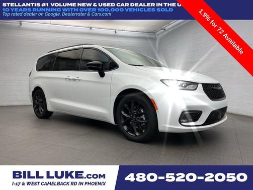 Bright White Clearcoat 2026 Chrysler Pacifica Limited