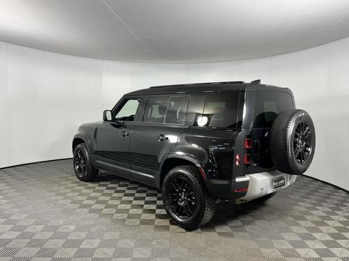 2025 Land Rover Defender 110 P300