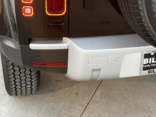 2025 Land Rover Defender 110 P300