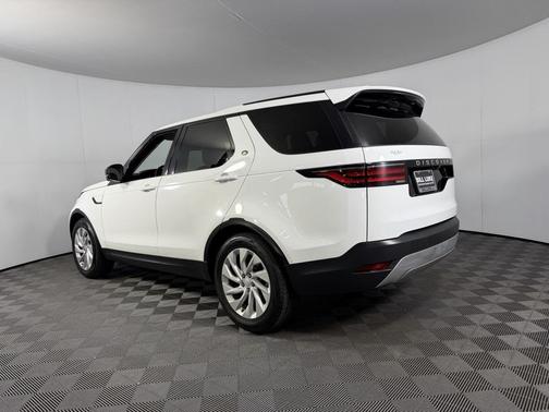 2024 Land Rover Discovery P300 S