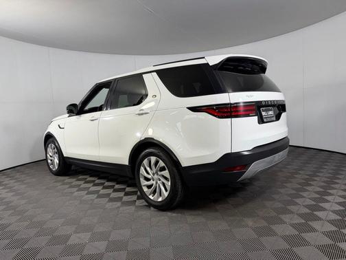 2024 Land Rover Discovery P300 S