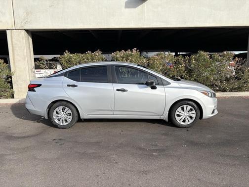 2020 Nissan Versa 1.6 S