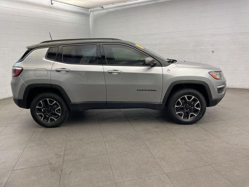 Billet Silver Metallic Clearcoat 2018 Jeep Compass Trailhawk