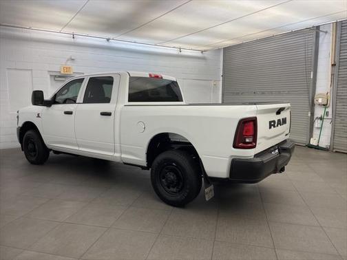 2025 RAM 2500 Tradesman Crew Cab 4x2 6'4' Box