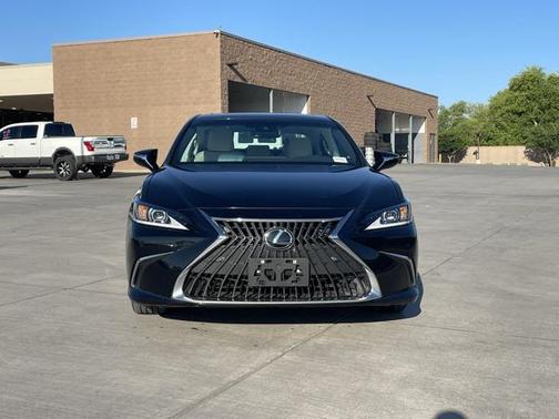 2023 Lexus ES 300h Base