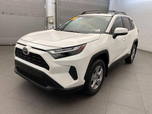 Ice Cap 2023 Toyota RAV4 XLE