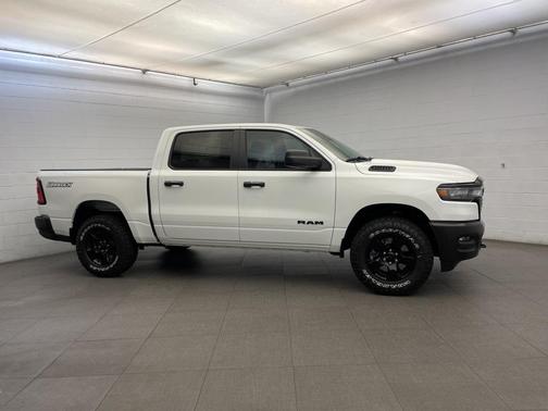 2026 RAM 1500 Warlock Crew Cab 4x4 5'7' Box