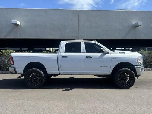 2020 RAM 2500 Tradesman Crew Cab 4X4 6'4' Box