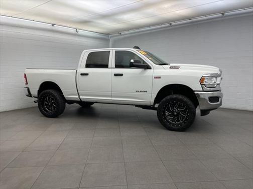2020 RAM 2500 Tradesman Crew Cab 4X4 6'4' Box