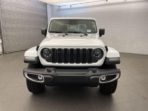 2026 Jeep Gladiator Sahara 4x4