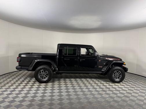 2025 Jeep Gladiator Mojave X