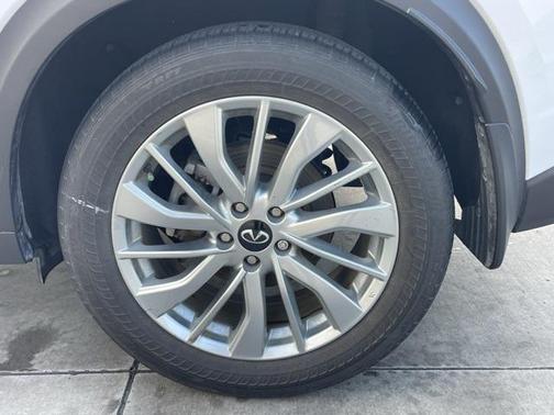 2024 INFINITI QX50 LUXE