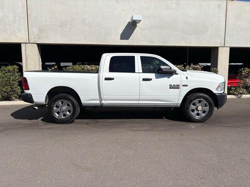 2018 RAM 2500 Tradesman Crew Cab 4x2 6'4' Box