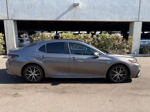Predawn Gray Mica 2024 Toyota Camry SE