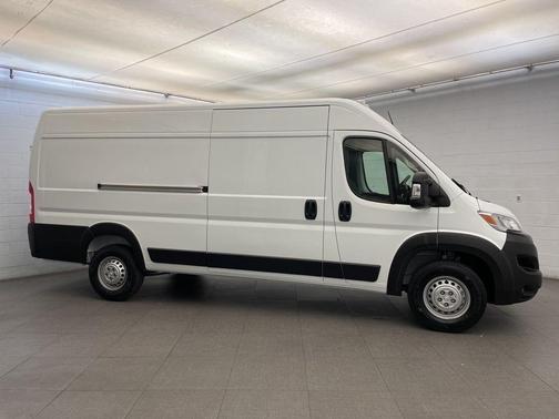 Bright White Clearcoat 2026 RAM ProMaster 3500 High Roof