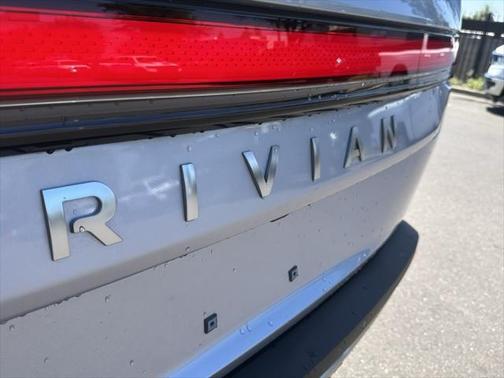 2023 Rivian R1S Launch Edition