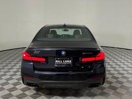 Carbon Black Metallic 2022 BMW M550 i Xdrive